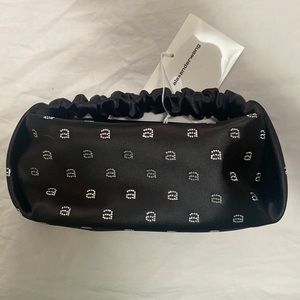 Selling an original Alexander wang scrunchie mini bag size OS